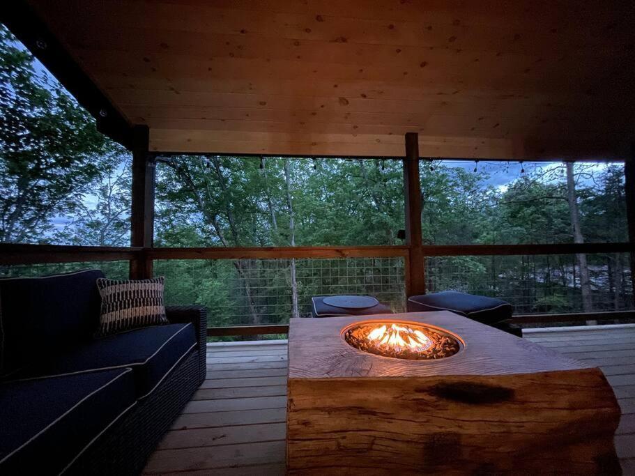 Black Bear Cove Гетлинбург Екстериор снимка